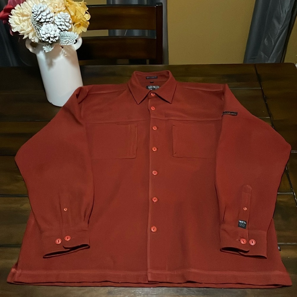 New X S Men’s Large Button Down Long Sleeved Shirt